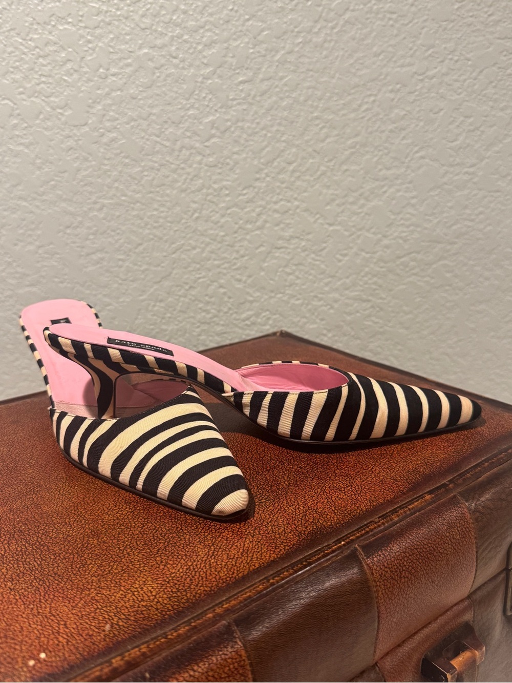 Vintage Kate Spade New York Kitten Heel Mules 6.5 B made in Italy